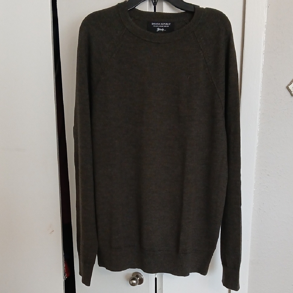 Banana Republic Men's Dark Green Crewneck Sweater